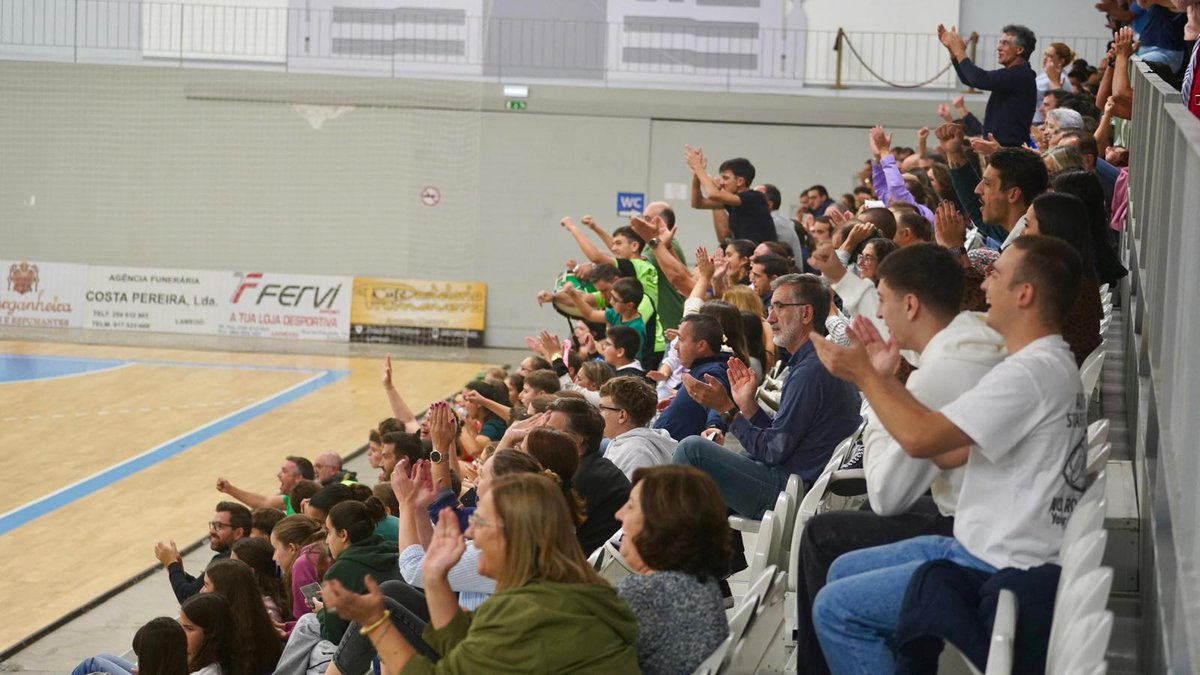 Seniores com sexta vitória em seis jogos assumem liderança do campeonato