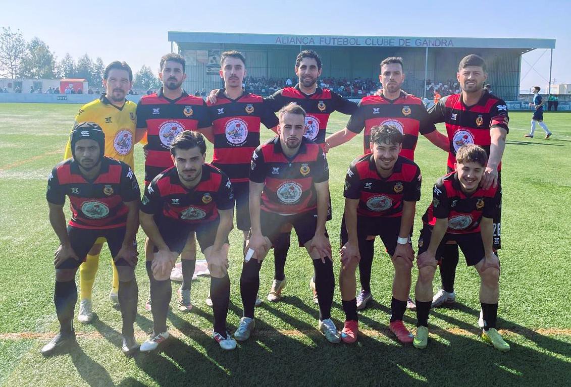 Vitória categórica fora de portas