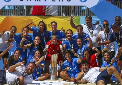 TRI-CAMPEÃS NACIONAIS