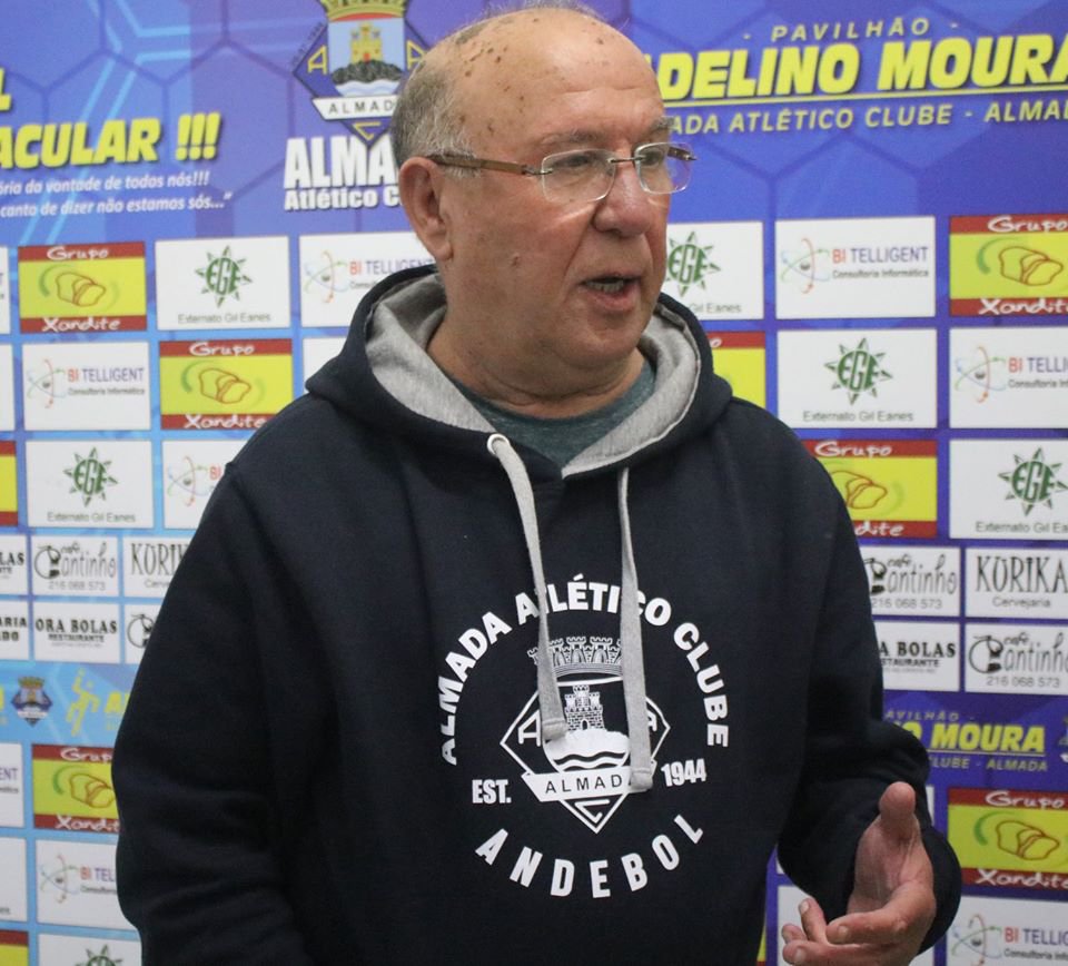 Andebol | Seniores | Mister António Santos no comando da equipa rumo à 1ª Divisão