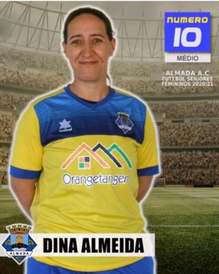 Futebol | Seniores Femininos | Dina Almeida firma vinculo com o Almada AC para a época 2020/21