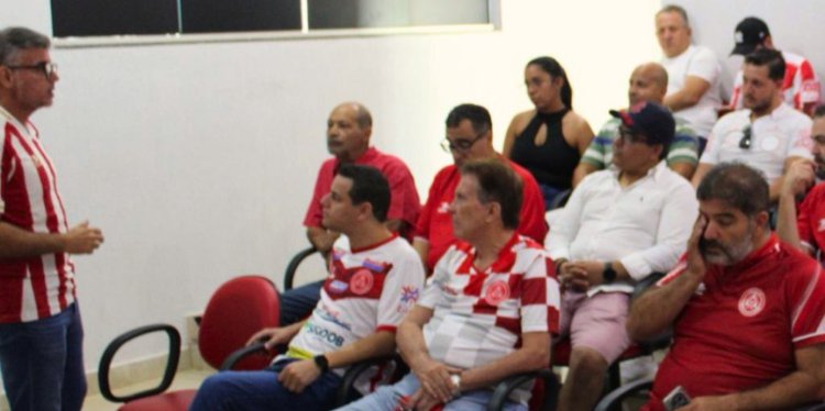 A Anapolina SAF realizou um café da manhã de negócios com empresários e apoiadores