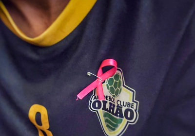 ANDEBOL CLUBE OLHÃO DE LAÇO ROSA AO PEITO NOS CAMPEONATOS NACIONAIS