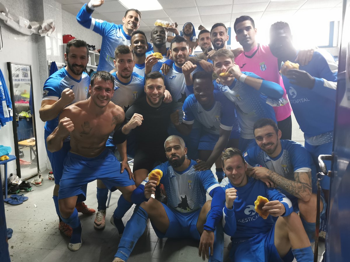 Triunfo por 2-1 sobre o Águeda garante a liderança isolada