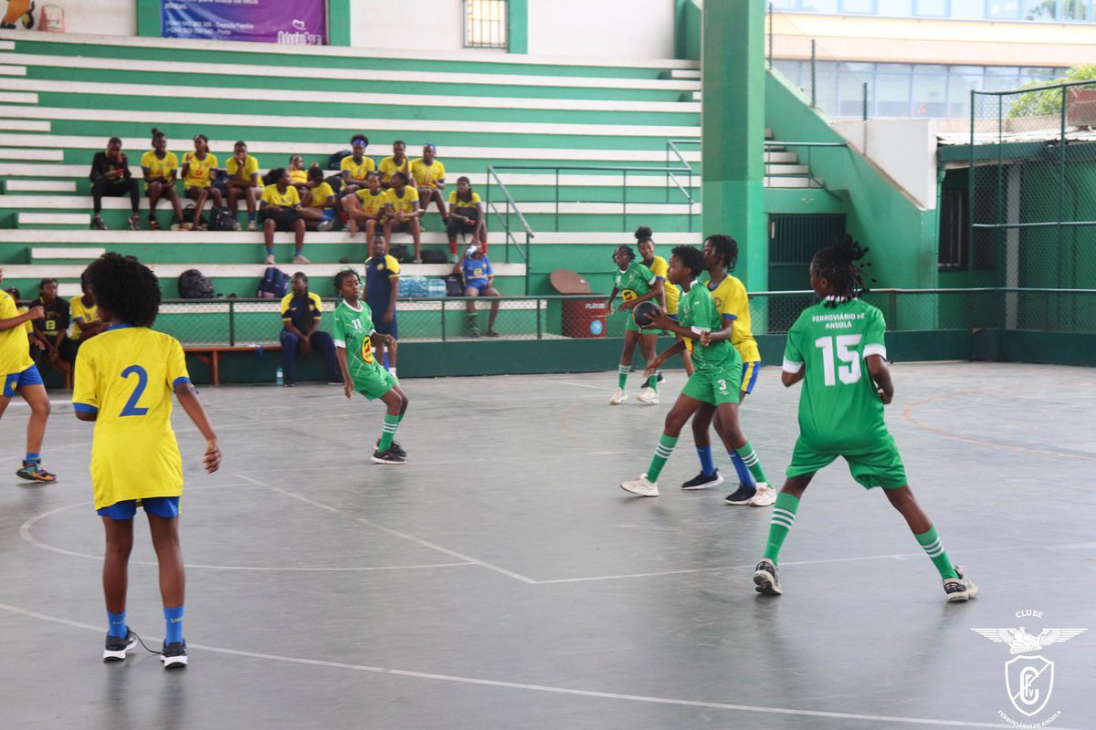 Iniciadas perdem no Torneio de Abertura