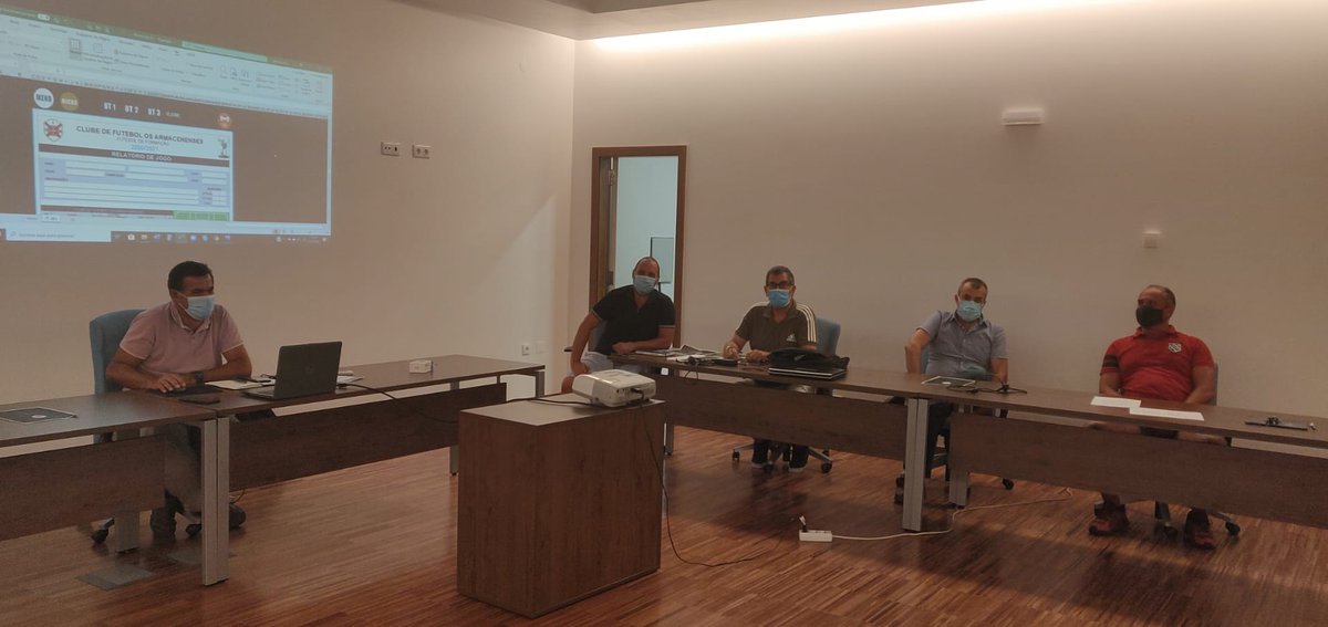 Clube de Futebol «Os Armacenenses» prepara nova época!