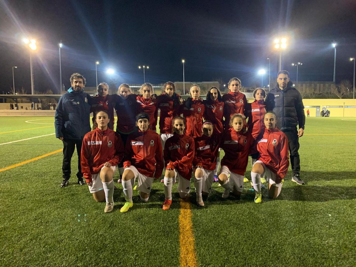 A selecção Feminina de Sub 14 da A. F. Viseu, venceu o V Torneio de Futebol Feminino