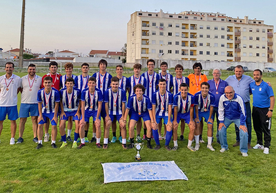 Juniores recebem medalhas e troféu