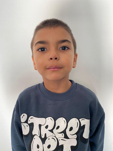 Tomás