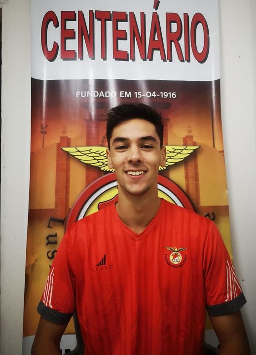 João Salas assina pelo Lusitano FC