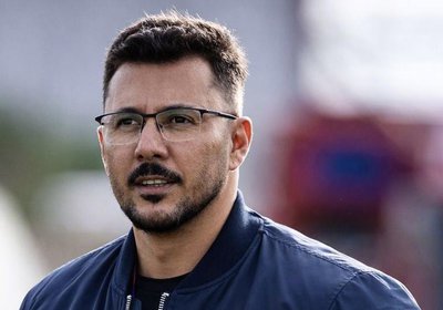 Peron é o novo diretor executivo.