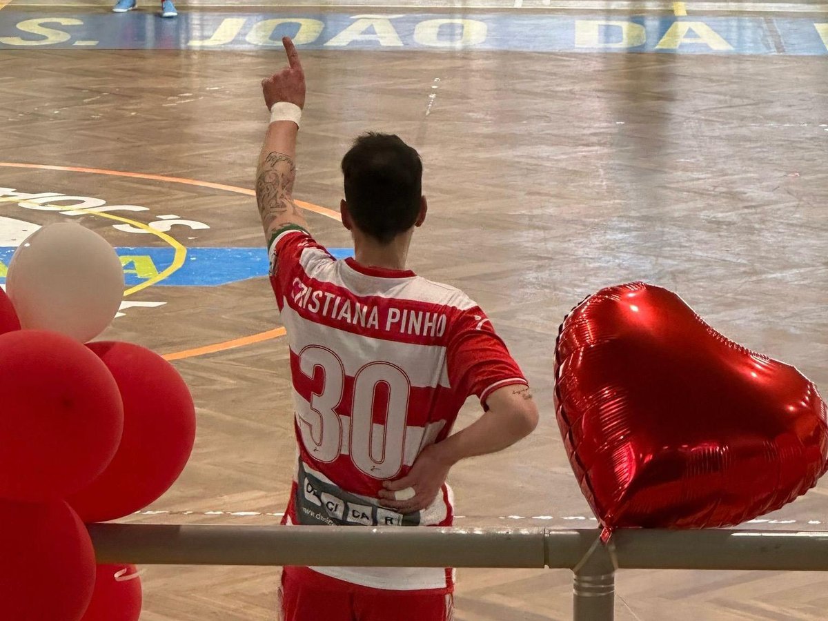 Pedido Especial no Futsal do São João de Ver
