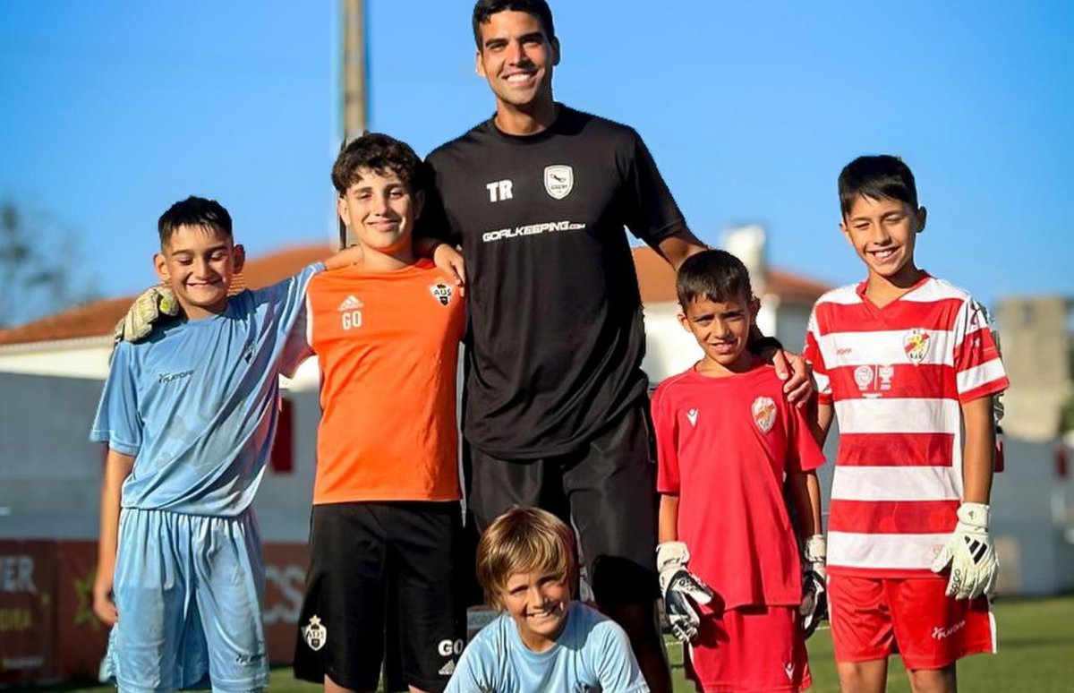 Raphael Mello trabalha em conjunto com a formação.