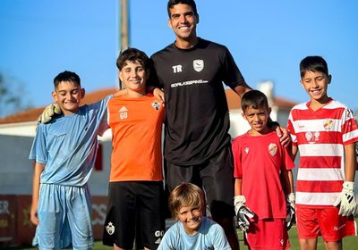 Raphael Mello trabalha em conjunto com a formação.