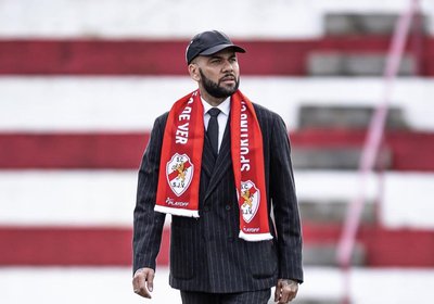 Dani Alves é o novo coproprietário da SAD do SC São João de Ver