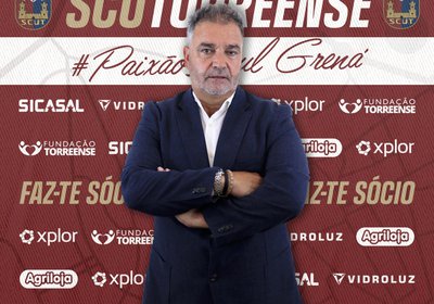 José Vasques renova com o Torreense