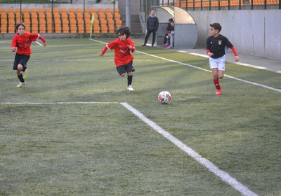 Em dia nublado o futebol benjamim deu raios de luz