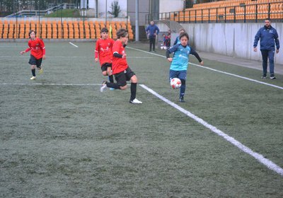 Em dia chuvoso o futebol acabou por sorrir e brilhar