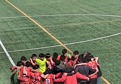 Juvenis derrotados em jogo desequilibrado por decisões arbitrais