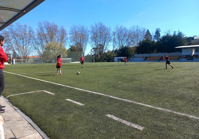 Iniciados empatam derby